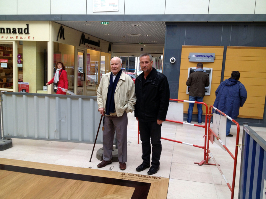 La société Goubard sur le chantier de la pose du parquet des Halles de Tours